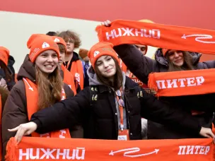 Около 500 нижегородских школьников и студентов отправились в Санкт-Петербург спецрейсом в рамках проекта «Уроки с путешествием»